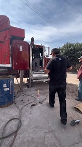 201K views · 5K reactions | Adapatacion de escape kenworht 75 (torton) #Torton #trailer #kenworth #MOFLES #CrisGallardo Marcos Coria Gallardo Gallardo Pinolais Los Chitos Capilla MAEM Packo Estudiante | Cris Gallardo | Facebook