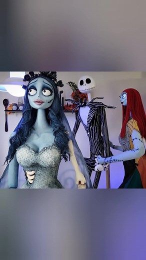 By popular demand, I recreated the distracted boyfriend meme 🤣 #distractedboyfriend