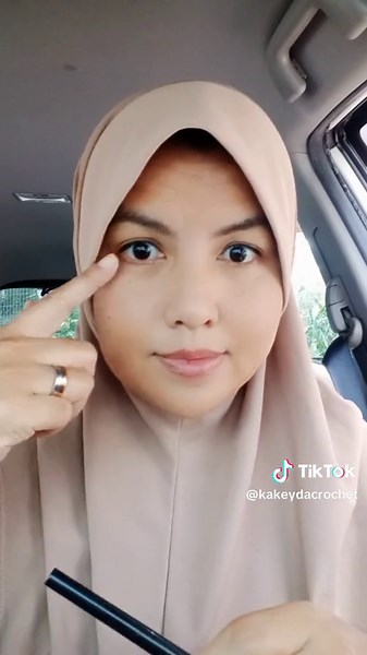 Replying to @ily0917 Macam tak logic tapi mmg betul. jimat duit sbb elok sebatang bleh tahan lama. highly recommended. #celak #celakmata #eyeliner #eyelinerwaterproof #celakwaterproof #eyelinermurah #pencileyeliner #eyelinerforbeginner