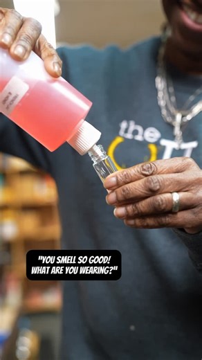 The Oil Lady • fragrance body oil on Instagram: "There’s no better feeling than someone telling you that you smell good and wanting to know what you’re wearing 😌✨ This body oil inspired by French Lavender & Honey and it will have you getting that kind of attention on the regular. It’s soft, floral, and just the right amount of sweet. 💜 Notes: Lavender, Honey, Clementine, and Vanilla Musk 🌸 Who it’s for: Women who love a warm elegant scent that lasts all day. 🛒 Shop online anytime: [link in b