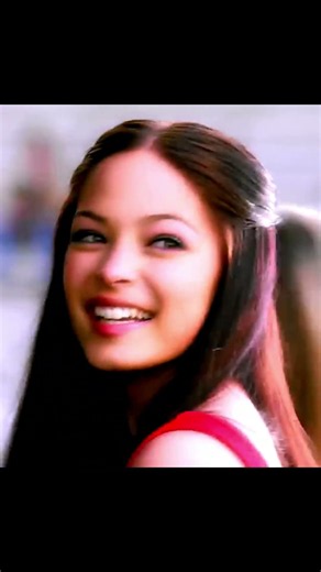 Maybe Clark Kent and Lana Lang were never meant to be together :( #clarkkent #lanalang #smallville