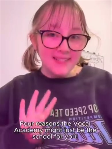 Here are 4 reasons to join The Vocal Academy! Catered Vocal and Instrumental Lessons- Whether you’re a beginner or a seasoned pro, our tailored lessons are designed just for YOU! Find your unique voice and refine your skills with our mo#MORNINGTONPENINSULA #MELBOURNEMUSIC #SINGINGLESSONSMELBOURNE