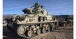 Battle-Scarred Israeli M-50 Sherman Roars :: Guns.com