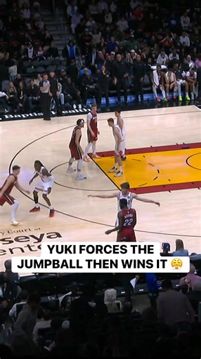 Yuki Kawamura FORCES a jumpball! 💥 Yuki Kawamura WINS the jumpball! 🚀 CHI-MIA on NBA Leauge Pass Tap to Watch ➡️ https://www.nba.com/how-to-watch-game-redirect/0022500705?partnerRef=NBA&platform=Facebook&surface=Post | NBA