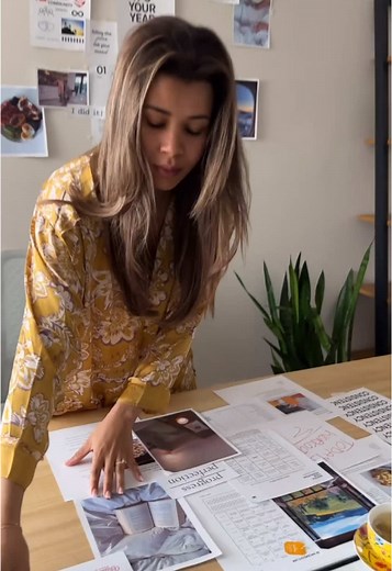 Here are my top 6: 1. Daily movement - is a MUST - even if it’s only 5 minutes or 10 squats while doing dishes, you just feel better when you move. Mentally and physically! 2. Daily & Weekly to-do lists to stay on track (I use both notion on my phone & computer, and I make physical written lists) 3. Limiting useless scrolling and filling that time with reading the bible and books to increase my knowledge and chance of inspiration 4. Control the controllables and let God handle the rest - my best