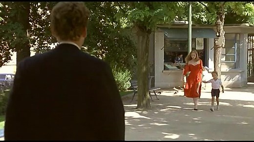 Une.Femme.Francaise.1995.FRENCH.WEB.H264-ViVENDi