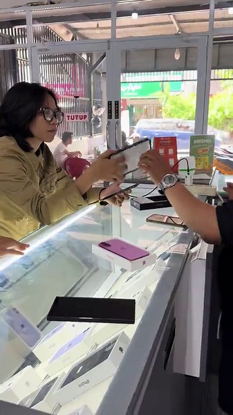 Sold out iPhone 12 Pro Max Resmi bro n sist 🗿👍🏼 #makassar #iPhoneReady #JualHP #FYP #fypシ゚viral