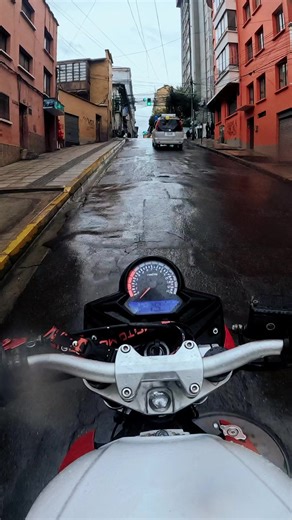 Hay cosas que no me dejan dormir 😅🤣🏍️☁️ #humor #Meme #ciudadmaravillalapaz🇧🇴 #motolife #bikers