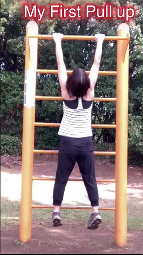 55-year-old Japanese Mom practices pull-ups