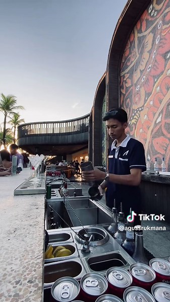 Bartender Skills Showcase: Agussukmana and Team