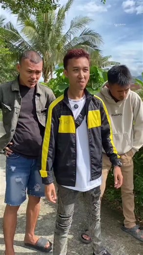 Bosanto and the gang on Instagram: "Untung ada *MAXIM* jadi Bos Anto bisa sampai tepat waktu. Untuk pengguna Maxim, jangan lupa gunakan kode promo *"PREMAN* " untuk dapat bonus saldo *200.000*🔥 @maxim_indo @maxim_gorontalo #reelitfeelit #reels #fyppage"