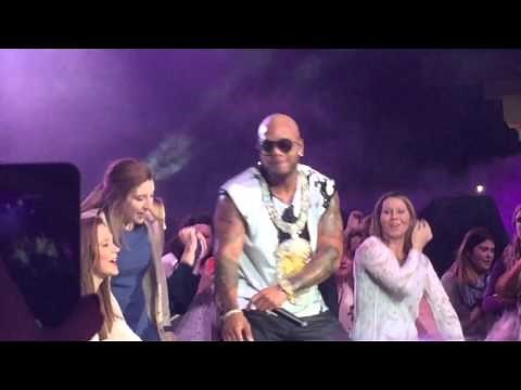 Flo Rida - "Apple Bottom Jeans (LOW)" Live 12/19/15 HD