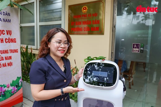 Phường đầu tiên ở Hà Nội đưa robot AI vào phục vụ hành chính công
