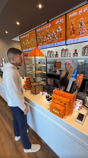 Full Mr. Puffs Review… 🤔 I went into the store this week and ordered a classic box of twelve puffs where I got to mix and match two flavours! Chocoa-Bueno & Honey Cinnamon were amazing 12/10 and my ice coffee was 🔥 Having originated in Greece, I thought bringing something like this to Windsor-Essex was super cool and totally different. The service was fantastic and I can’t recommend them enough! Check out their store on Dougall Ave in the John Max plaza! 👍 P.S cater party’s 👏 #windsor #ontar