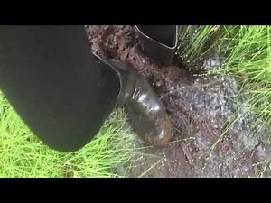 Orientale rubber boots in mud 01