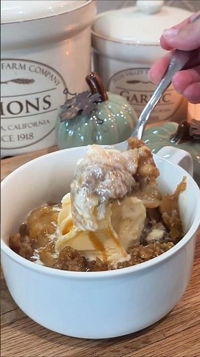 Easy slow cooker apple crisp with tender apples and a crispy oat topping