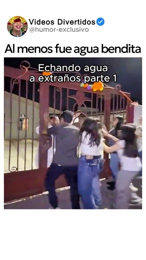 El padre los mojó y salió corriendo 😂