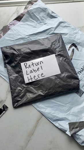 Collin Morgan on Instagram: "Did you know about this? 😱 If you’ve got returns, just turn your Amazon or Walmart package inside out to create your return bag! Share this with someone who would benefit. @amazon @walmart #amazon #amazonreturns #walmart #walmartreturns #returns #hack #package"