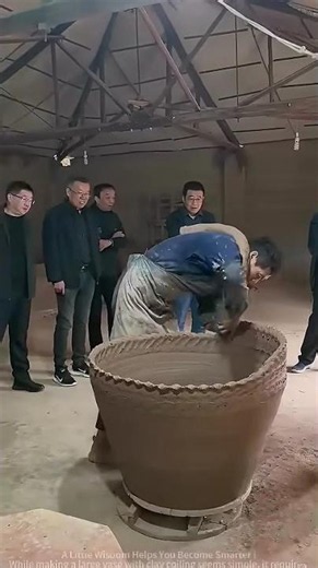 Craftsman's Skill; How to Build a Giant Vase with Clay Coiling?Optimized Title: