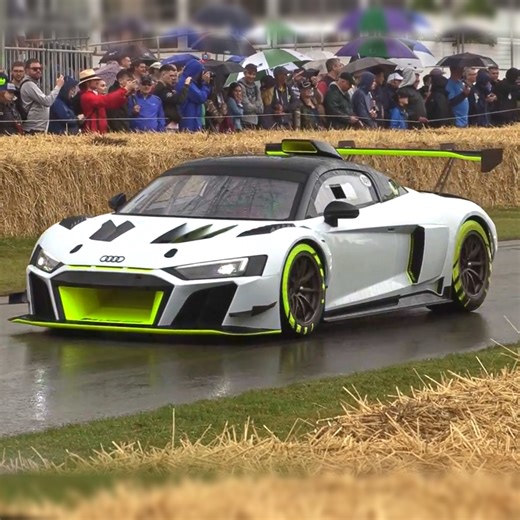 The unrestricted Audi R8 LMS GT2 sounds and looks amazing! 😍 | NM2255