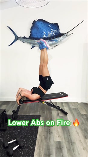 Bench Reverse Crunch (Lower Ab Focus)