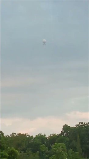 I was recording the RSAF aerostat in Jurong and then the R151 ruined my video haiya XD