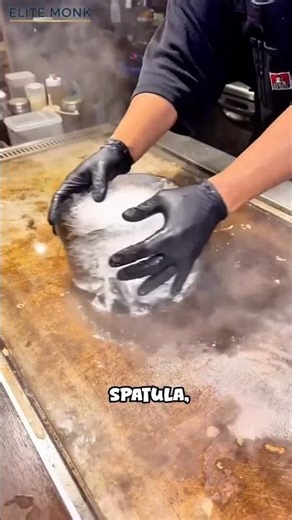 why they use such a big ice cube in resturant! #facts #shorts