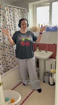 cleaning the neglected bathroom as quickly and efficiently as possible 🫶🏻🩰 #cleaningmotivation