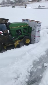 Today's lesson in Redneck Engineering: you KNEW hanging onto that old box would come in handy some day! --John 📸reddit u/BlueSkyCAV | Fredericton's New Country 92-3