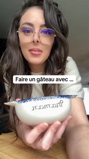 Femme engagée ✊️ on Instagram: "Gâteau aux haricots blancs 🫘 • 250g de haricots blancs cuits et égouttés • 80g de sucre • 60g de farine • 60g d’huile de coco • 1 càs de graines de chia • 1 sachet de levure chimique • 1 càs d’extrait de vanille • Le topping de votre choix Cuisson au four à 180 degrés, pendant 20/25min on surveille en fin de cuisson ! #gateau #gateaux #cake #vegan #veganfood"