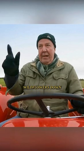 As straight as a roundabout😍😍 #jeremyclarkson #farmlife #clarksonsfarm #ClarksonsFarm #farming | Daily Farm Rush