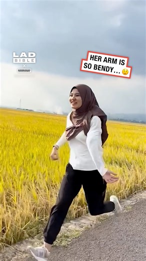 Her arm can bend backwards 😳 | LADbible