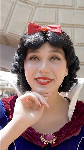 Snow White's BIG Surprise for Evil Queen Revealed! 🏰 ✨ #disneyland #snowwhite #evilqueen