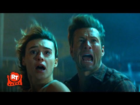 Twisters (2024) - Daisy Edgar-Jones & Glen Powell in the Motel Twister Scene | Movieclips