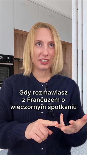 Uczysz się francuskiego, a mimo to ciągle masz wrażenie, że Francuzi gadają w jakiś dziwny sposób? 🤷‍♀️ . Na co dzień używa się całej masy potocznych słów i zwrotów, które tłumaczone dosłownie… mają tyle sensu, co wypowiedź Ździcha po kilku kieliszkach. . Trudno się samemu domyślić, że „robić głowę, mordę albo ciągnąć twarz”, to… fochac się, obrażać 🤷‍♀️ . I dlatego nagrywamy te filmiki pełne życiowego języka! Aby pomóc w odkrywaniu tajników codziennej mowy 😎 . Nazywamy się Maria i Thomas Ren