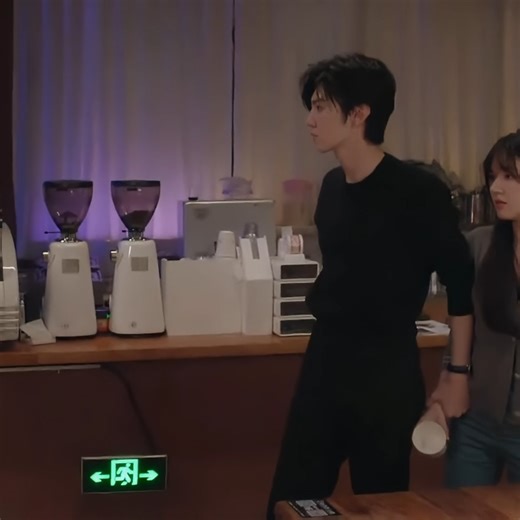 466K views · 10K reactions | #hiddenlove #zhaolusi #chenzheyuan #cdrama #cdramafyp #cdramaedit #chinesedrama #movie #xyzbca #foryourpage #fyp | 追剧草莓酱 | Facebook