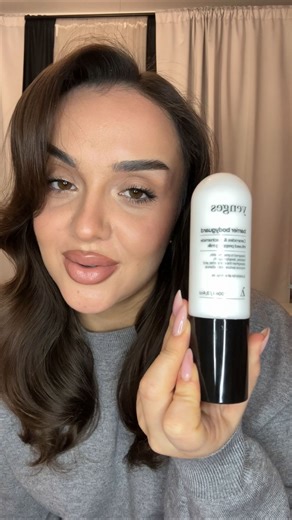 Nikol Yaneva on Instagram: "💌 Sneak peek на февруарската @belleboxbg ! В кутията ✨ @yengescosmetics Barrier Bodyguard ✨ – а аз го сравних с 🤍 Rhode Glazing Milk за малко мини тест 😏💦 💬 Въпрос за вас: Бихте ли се доверили на нов продукт като този или оставате верни на класиката? 👀 #fyp #review #new #skincare"