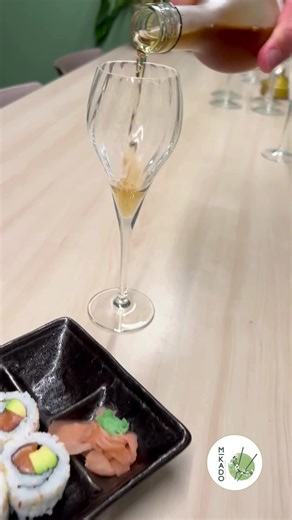 🍣 Tradition japonaise artisanale depuis 2003 📍 11 quai Turckheim – Petite France, Strasbourg 🕐 Mar–Sam : 11h50-14h30 | 18h50-22h00 📞 Réservations : 07 50 50 20 07 | www.mikadostrasbourg.fr 👉 Commande & menu en ligne : lien in bio ⎯⎯⎯⎯⎯⎯ restaurant japonais, sushi Strasbourg, gastronomie japonaise, spécialités japonaises, fait maison, restaurant Strasbourg Petite France, cuisine traditionnelle japonaise #Restaurant #SushiStrasbourg #CuisineJaponaise #Food #PetiteFrance #Strasbourg #JapaneseF