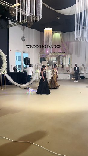 Elegant Wedding Dance by Tamil Sisters