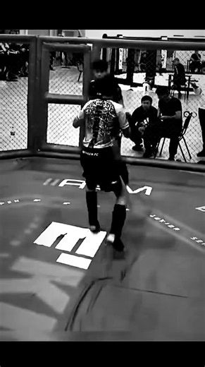 🥋 on Instagram: "Follow me brothers ❤️ Передние пружины BMW E46 M3 CSL на один виток короче, чем у стандартной M3, а также пружины и амортизаторы были перенастроены на каждом углу, чтобы учесть меньший вес автомобиля. В процессе были изменены как ходы сжатия, так и отбоя. ✅Посетите shop.BIMMERtips.com для оригинальных деталей BMW, запчастей для вторичного рынка, брошюр дилеров, рекламы в винтажных журналах, плакатов и многого другого. БЕСПЛАТНАЯ ДОСТАВКА для всех заказов в США. Ссылка в био. ✅П