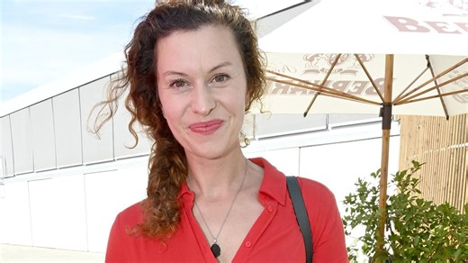 Rok a půl po porodu je jako proutek: Máša Málková se po mateřské vrací do práce, poprvé promluvila i o dceři | Super.cz | Stream