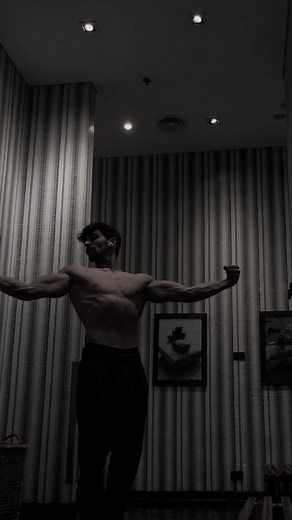 Bodybuilding Poses Showcase for Muscular Physique