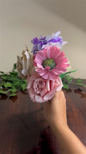 How to make pink daisy paper flowers for decoration 💐 step by step |Diy paper craft tutorial |diy papercraft ideas|easy crafts |peony flower|paper flowers|room decoration ideas #diyprojects #craftideas #easycrafts #diyflower #bouquetofflowers #paper #paperflower #origami #rose #peonies #chrysanthemum #origamitutorial #crafts #diy #vikistudiodiy #HolidayDecor #seasonaldecor | Krushna’s art and craft