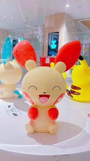 Visiting the Pokémon Statues at Sunshine City!