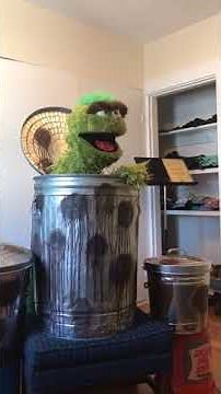 Scar the Grouch sings his Uncle Oscar's song "I Hate Christmas"