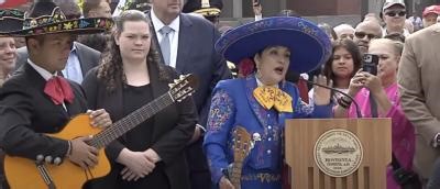 Mariachi Band Opens Democrat Mayor’s Pro-Sanctuary City Press Conference