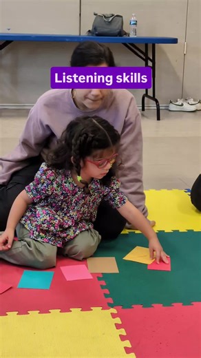 Watching little ones match colors, listen closely, and move their bodies with purpose is pure magic 💛🎶 When children hear a rhyme, recognize a color, and respond with movement, they’re practicing so much more than it looks like: 🟥 visual discrimination 🧠 listening and processing 🗣️ early language skills 🤸‍♀️ coordination and body awareness These playful moments are how learning sticks — because it’s joyful, rhythmic, and meaningful. Curious to see this kind of learning in real life? Try a 