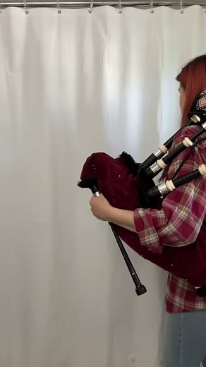 Stacy’s Mom has got it going on in the bathroom today with Ally the Piper and Buckets the Drummer 🙎‍♀️ #stacysmom #bagpipes #drumming #bagpiper #drums | Buckets the Drummer