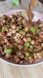 712K views · 7.8K reactions | No better apple cake  https://melissajorealrecipes.com/easy-apple-cake/ #applecake | Melissajorealrecipes | Facebook