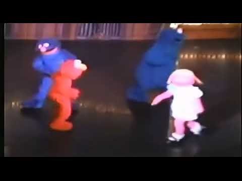 Sesame Street Live Sleeping Birdie Opening